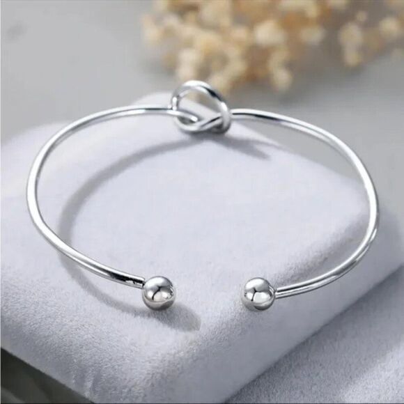 New Silver Love Knot Infinity Cuff Bracelet - Picture 2 of 5